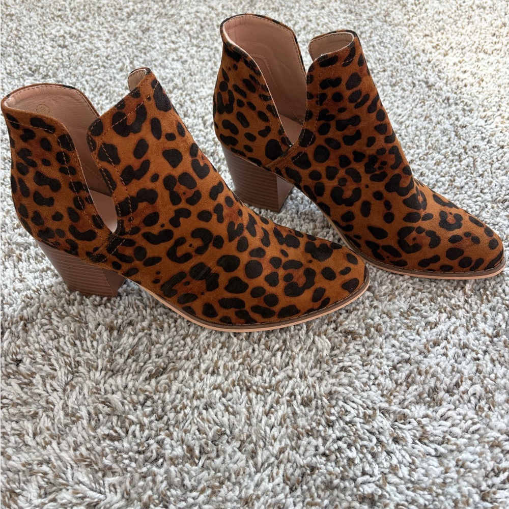 Steve Madden Leopard Print Ankle Booties in Brown and Black